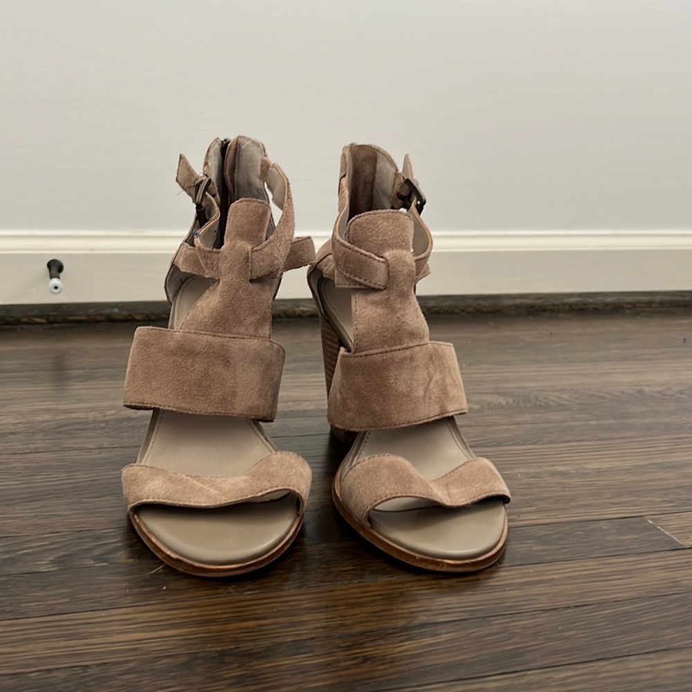 Hinge WOMENS sandals